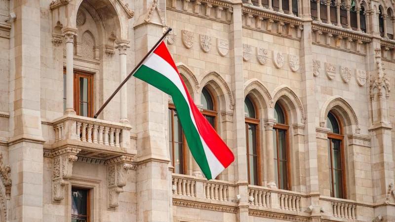 В Венгрии задержаны два экс-министра по обвинению в коррупции