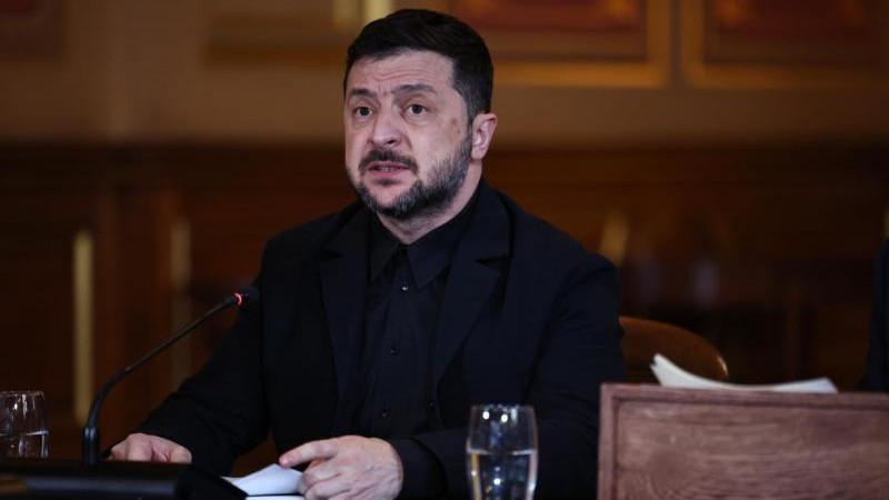 Зеленский исключил возможность компромиссов по Донбассу и ЗАЭС