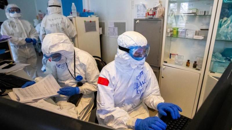 Онищенко предупредил об опасности штамма коронавируса \
