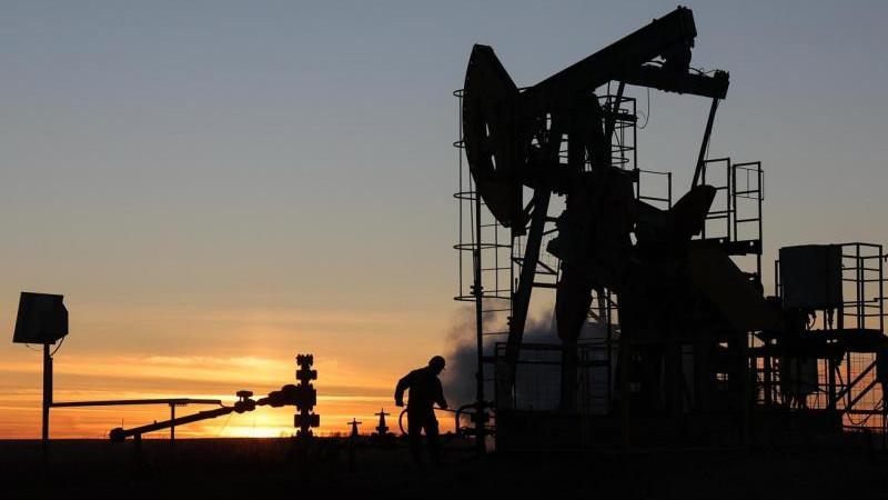 Цена нефти Brent на ICE демонстрирует рост почти на 2,5%