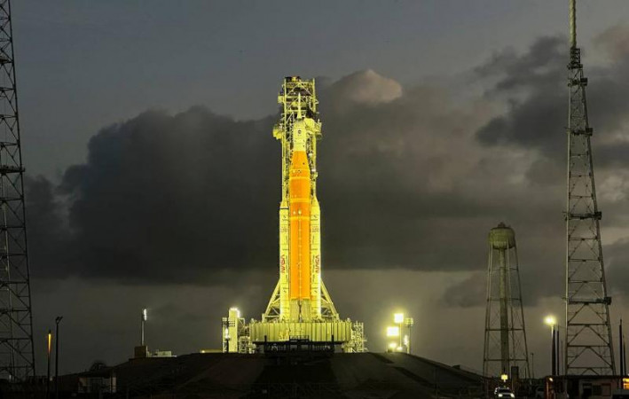 Spacecraft with NASA astronauts sets off for Moon for first time in over 50 years