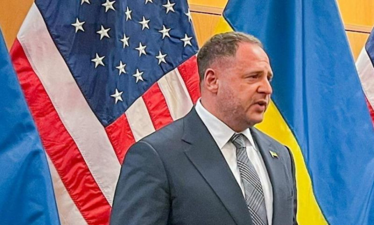Bombs are bursting in Kiev, political ones this time