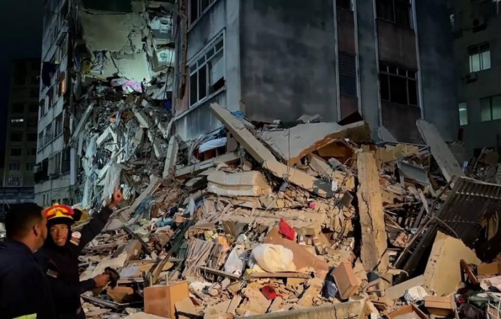 Powerful earthquake leaves 32 dead, 700 injured in Venezuela