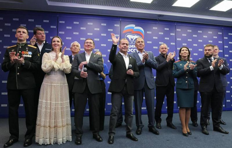 Press review: State Duma set to keep five parties while Europe faces record fuel prices