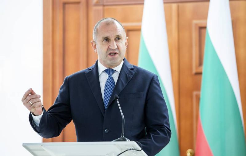 Bulgarian president vetoes agreement with Ukraine on supply of armored personnel carriers