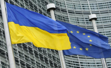 Press review: Ukraine, EU push peace away and US blacks out Kiev\'s missile sight
