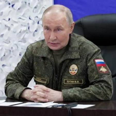 Putin visited frontline command center, heard report on liberation of Krasnoarmeysk