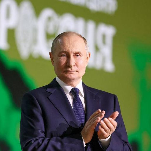 Impossible to fight with Russia for eternity, Czech president admits