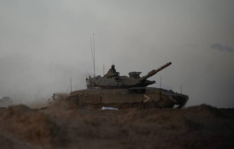 Press review: Israel-Hamas truce starts today and NATO drills raise the alarm in Russia